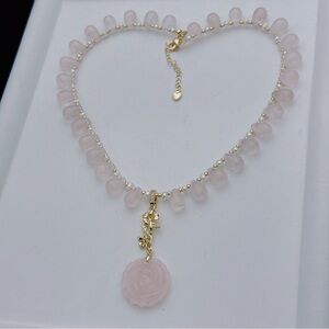 X724 Handmade Freshwater Pearl Rose Quartz Necklace with Carved Flower Pendant